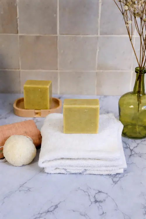 Savon naturel exfoliant, Céréales, visage et corps, riche en antioxydants