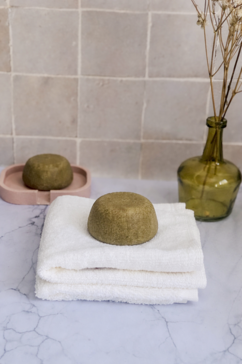 Shampoing solide pour cheveux frisés ou crépus, le Frisottis